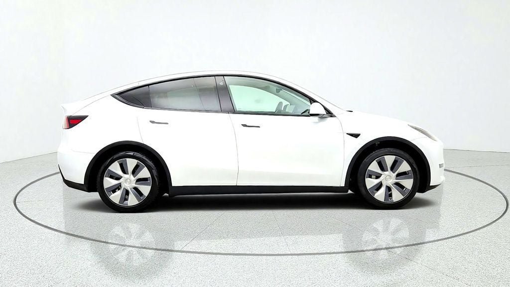 Used 2023 Tesla Model Y Long Range AWD/4WD image 4