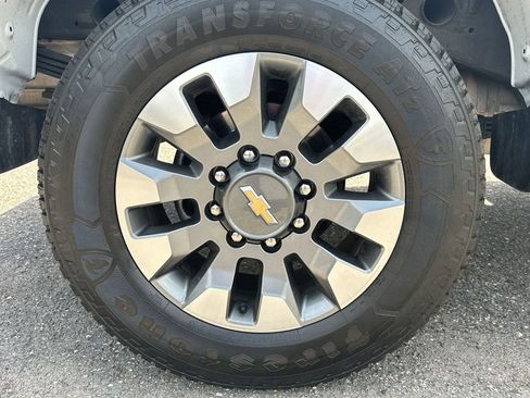 Used 2023 Chevrolet Silverado 2500 Custom AWD/4WD image 19