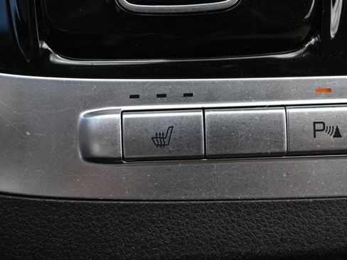 Used 2022 Kia Carnival EX FWD image 33