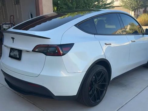 Used 2022 Tesla Model Y Long Range AWD/4WD image 4