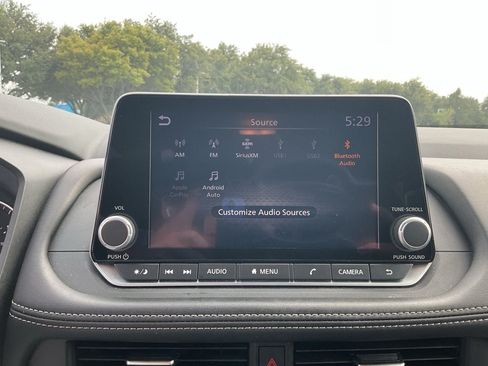 Used 2025 Nissan Rogue SV FWD image 33