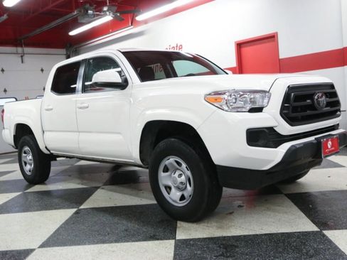 Used 2021 Toyota Tacoma SR w/ SR Convenience Package RWD image 2