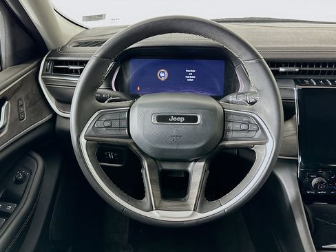 Used 2023 Jeep Grand Cherokee L Limited image 18