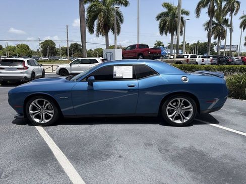 Used 2022 Dodge Challenger R/T RWD image 5