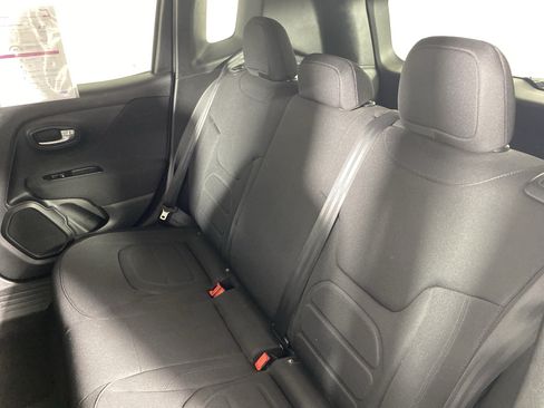 Used 2020 Jeep Renegade Latitude w/ Cold Weather Group AWD/4WD image 32