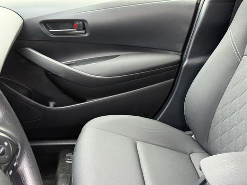 Used 2025 Toyota Corolla LE w/ Carpet Mat Package (TMS) FWD image 14