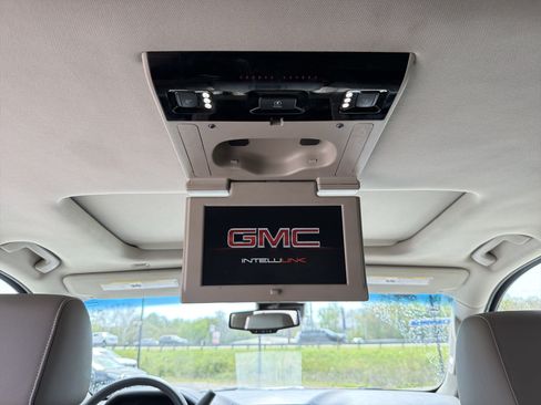 Used 2016 GMC Yukon XL SLT w/ Open Road Package image 29