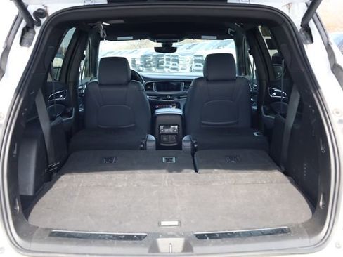 Used 2024 Buick Enclave Premium image 33