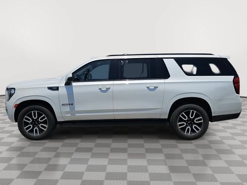 Used 2021 GMC Yukon XL AT4 w/ AT4 Premium Package AWD/4WD image 5