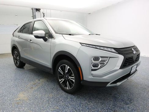 Used 2024 Mitsubishi Eclipse Cross SE image 2