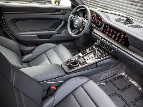 Certified 2025 Porsche 911 Carrera GTS RWD image 15