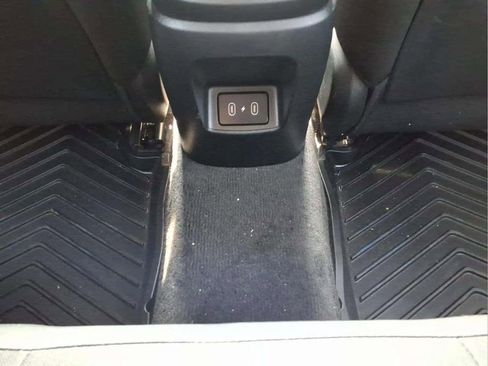 Used 2025 Hyundai Elantra Blue image 14