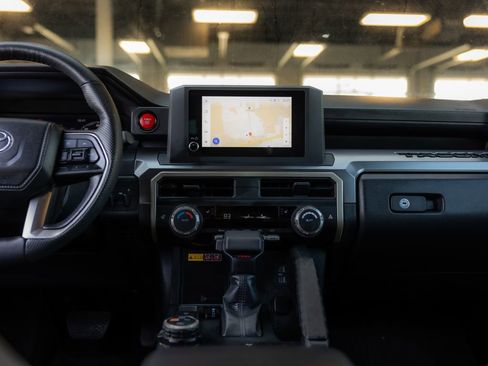 Used 2024 Toyota Tacoma TRD Off-Road w/ TRD Off Road Upgrade Package AWD/4WD image 18