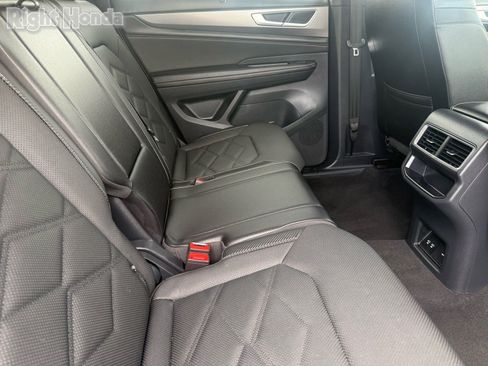 Used 2025 Volkswagen Atlas Cross Sport SE image 27