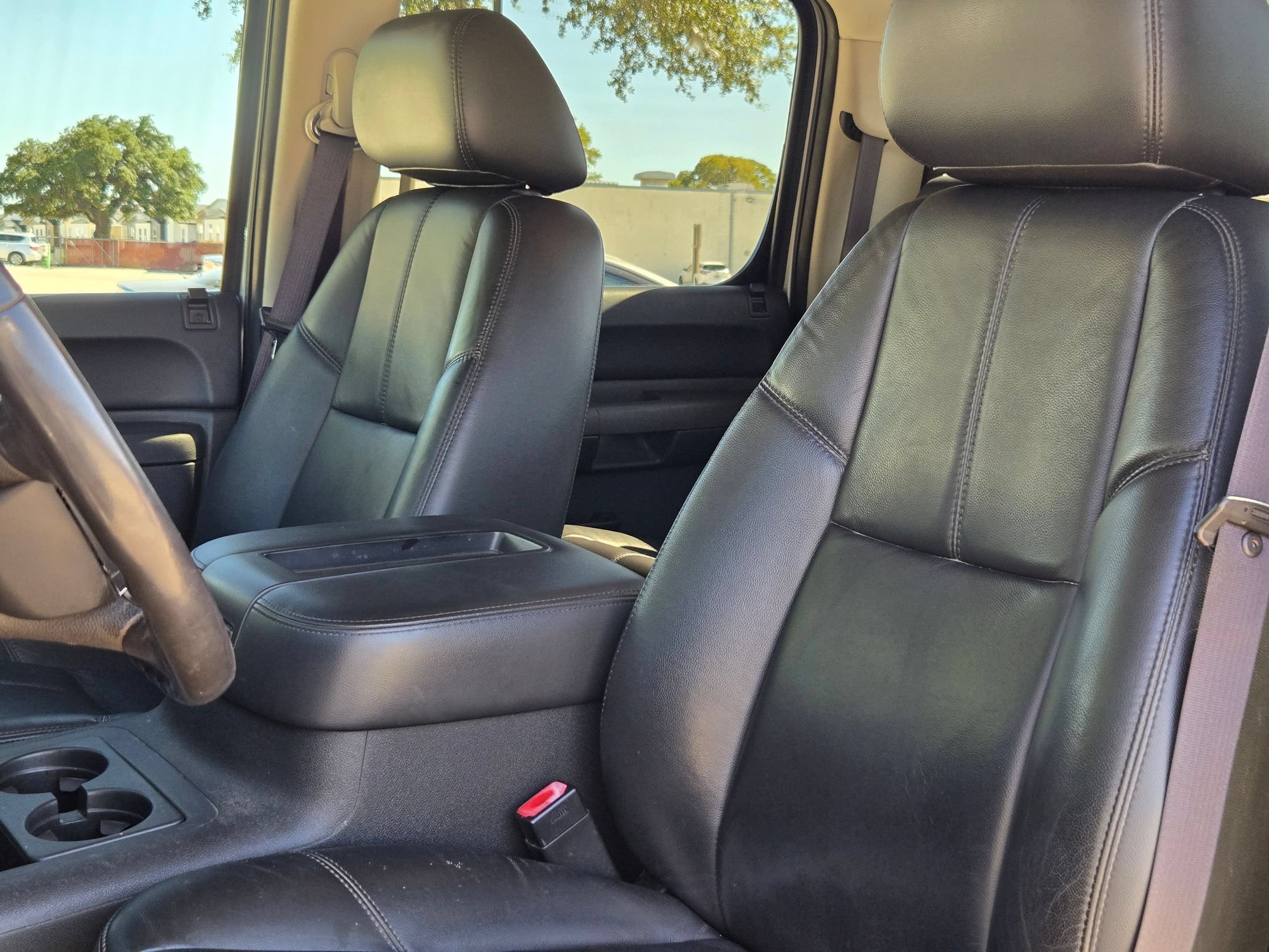 Used 2010 Chevrolet Silverado 3500 LT w/ Interior Plus Package AWD/4WD image 13