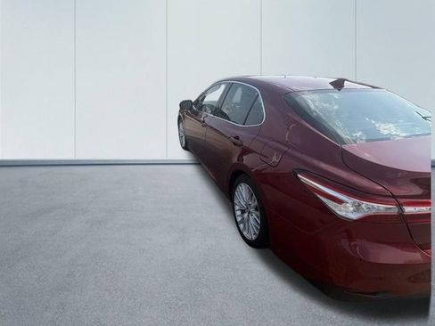 Used 2018 Toyota Camry XLE w/ Audio Package FWD image 5