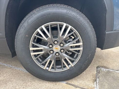 New 2026 Chevrolet Traverse LT image 11