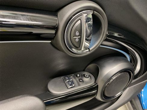 Certified 2023 MINI Cooper SE image 19