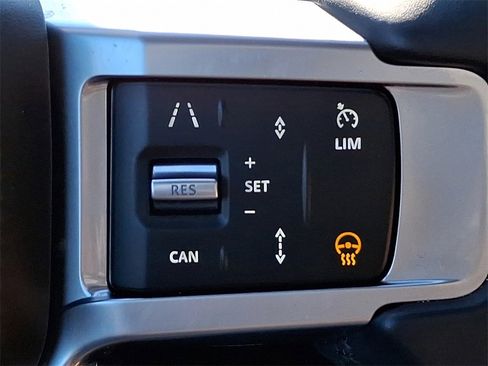 Certified 2025 Land Rover Discovery Dynamic SE image 16