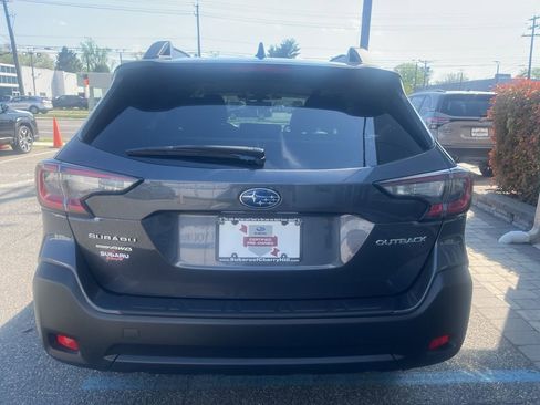 Used 2025 Subaru Outback Premium AWD/4WD image 4