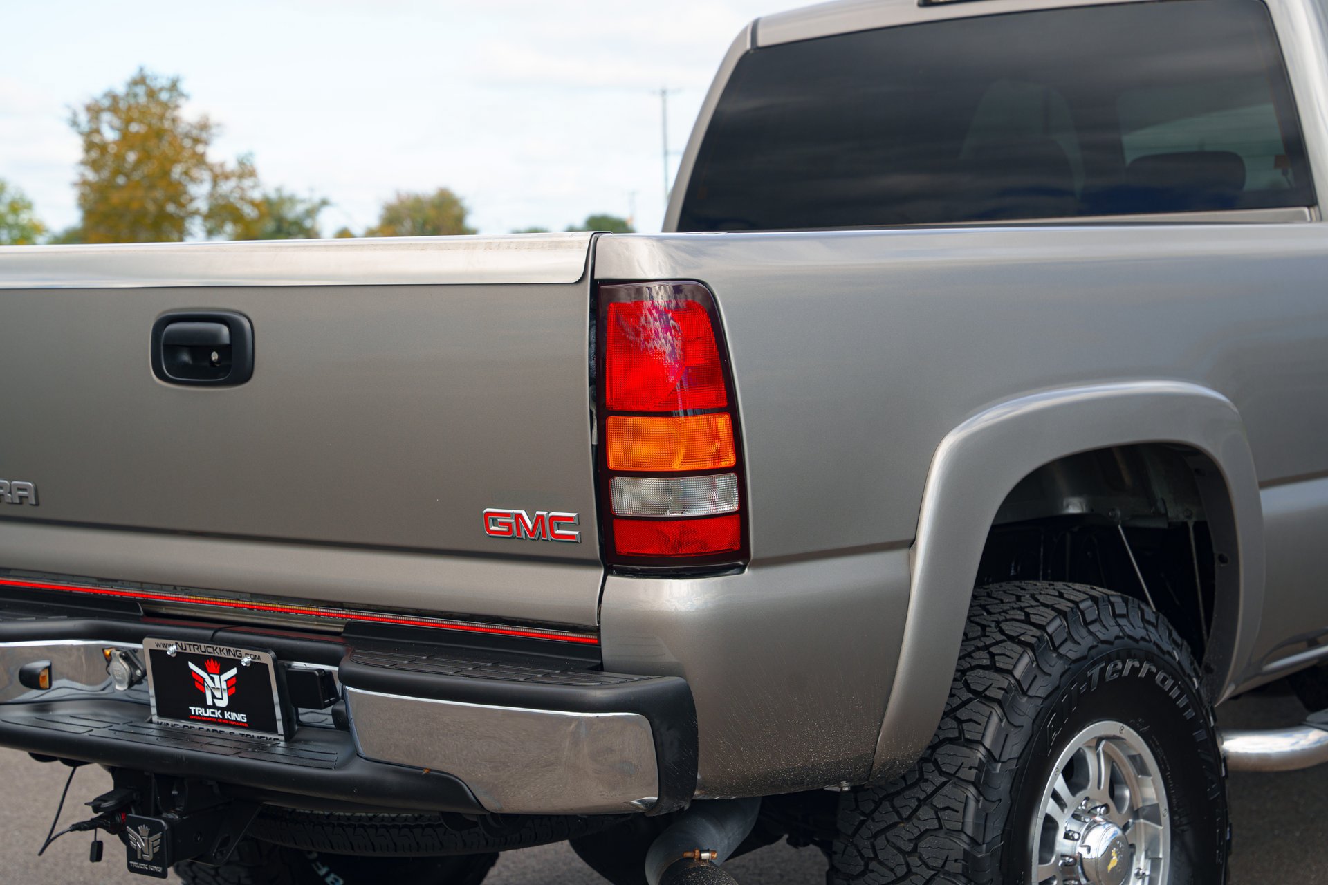 Used 2007 GMC Sierra 2500 SLT w/ Heavy-Duty Power Package AWD/4WD image 25