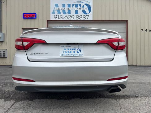 Used 2017 Hyundai Sonata SE image 19