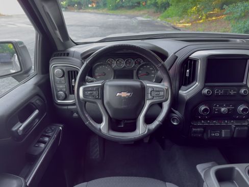Used 2020 Chevrolet Silverado 1500 LT w/ All-Star Edition AWD/4WD image 6