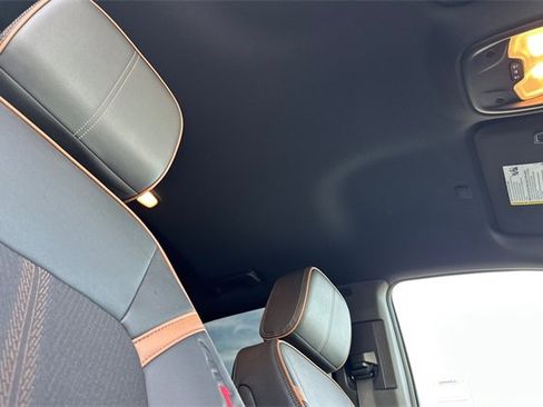 Used 2025 GMC Canyon AT4 image 16