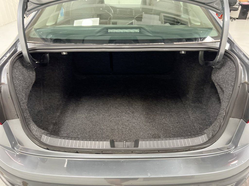 Used 2024 Volkswagen Jetta SE FWD image 22