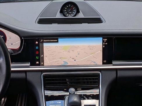 Used 2023 Porsche Panamera image 10