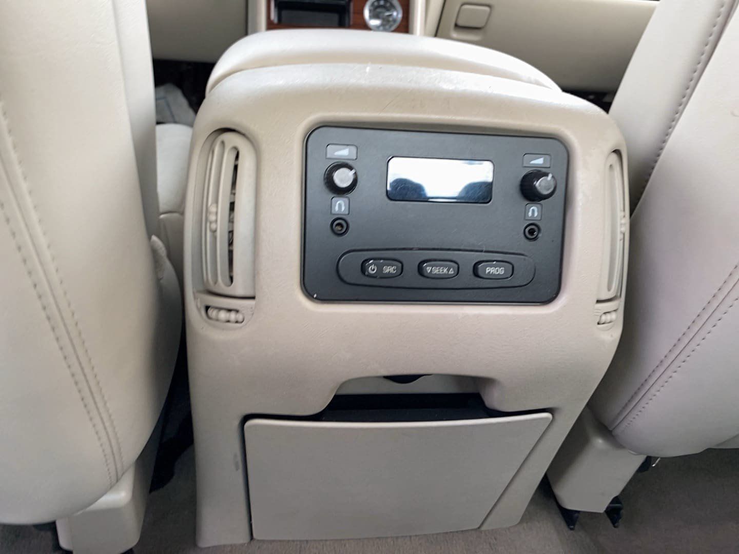 Used 2004 Cadillac Escalade EXT AWD/4WD image 9