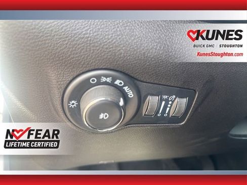 Used 2025 Jeep Compass Trailhawk image 27