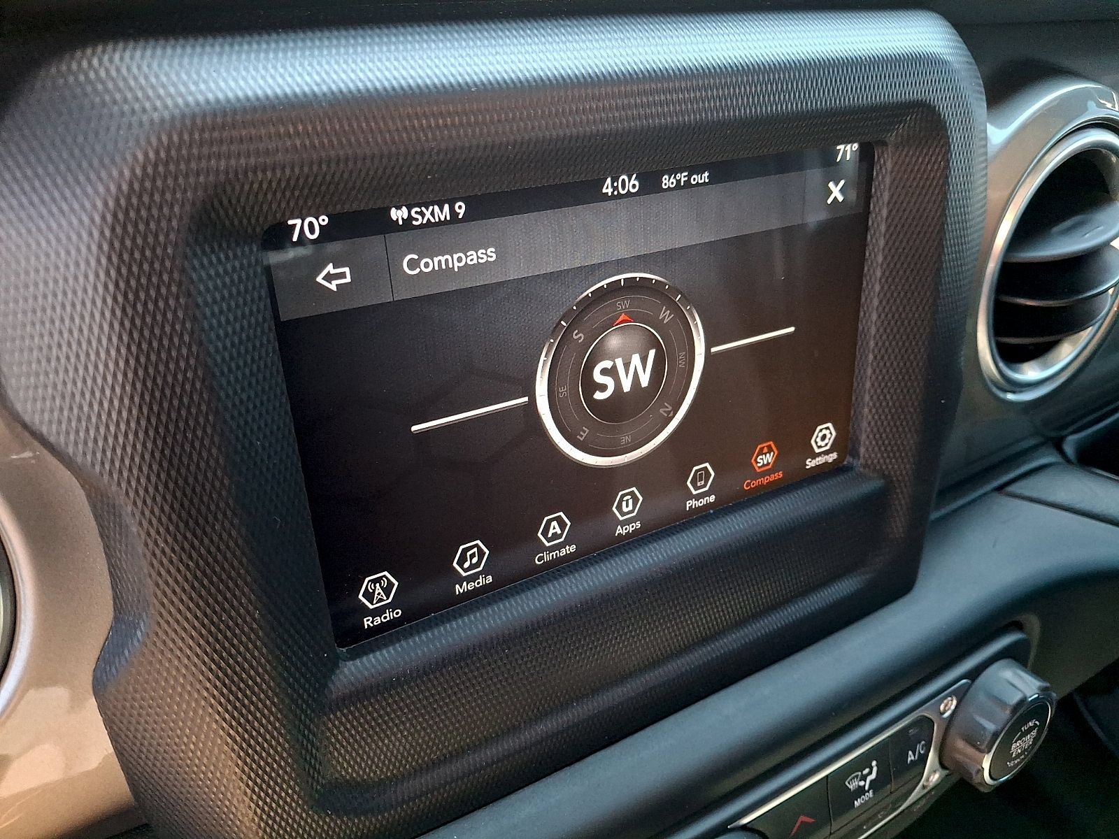 Used 2020 Jeep Wrangler Unlimited Sahara AWD/4WD image 24