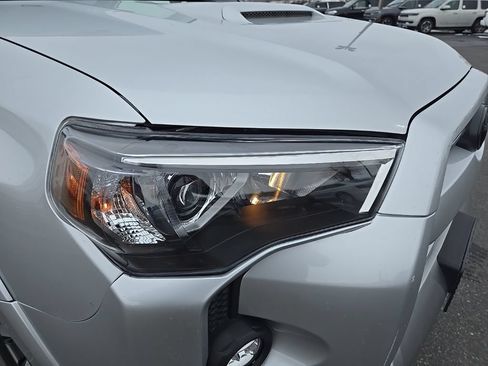 Used 2023 Toyota 4Runner TRD Off-Road AWD/4WD image 31