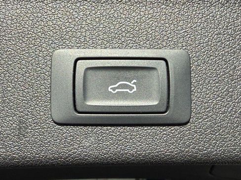 Used 2017 Audi Q5 2.0T Premium image 41