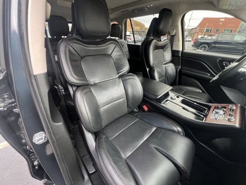 Used 2023 Lincoln Aviator Reserve w/ Equipment Group 201A image 17