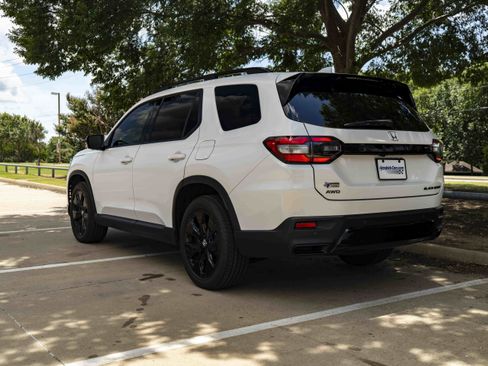 Used 2026 Honda Pilot Black Edition image 7