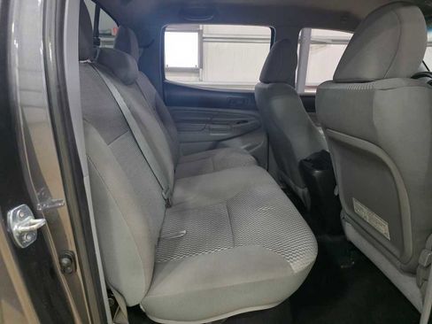 Used 2013 Toyota Tacoma PreRunner image 19