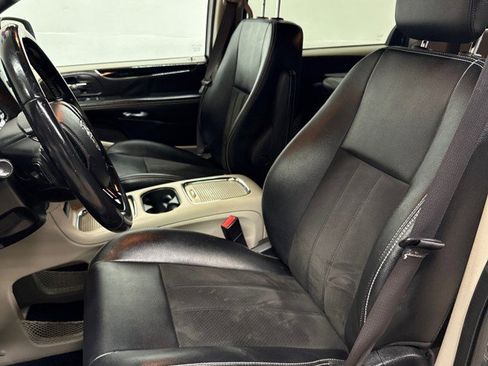 Used 2019 Dodge Grand Caravan SXT FWD image 33