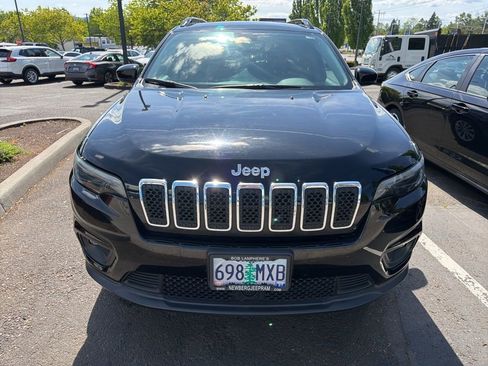 Used 2022 Jeep Cherokee Latitude Lux w/ Mopar Interior Package AWD/4WD image 2