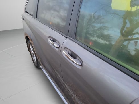 Used 2024 Toyota Sienna XLE image 26