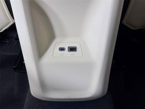 Certified 2022 Buick Envision Essence w/ Technology Package I FWD image 28