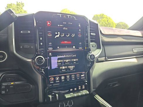 Used 2020 RAM 2500 Laramie w/ Night Edition AWD/4WD image 19