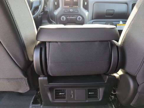 New 2025 Chevrolet Silverado 1500 Custom image 26