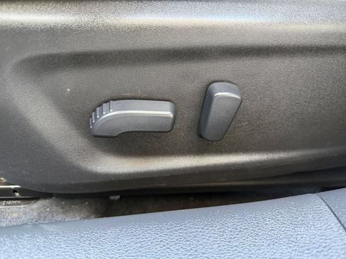 Used 2025 Nissan Altima 2.5 SV FWD image 21