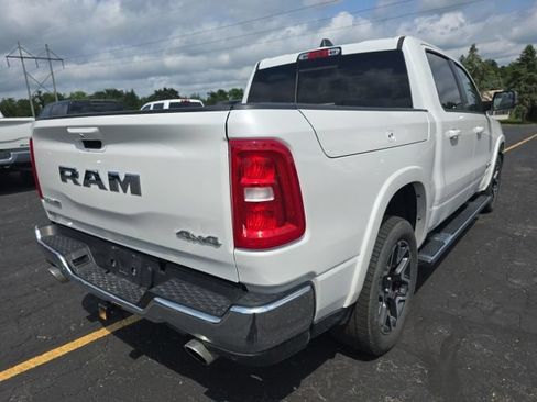 Used 2025 RAM 1500 Laramie AWD/4WD image 7