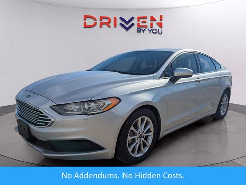 Used 2017 Ford Fusion SE w/ Fusion SE Technology Package image 1