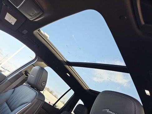 New 2026 Buick Enclave Avenir w/ Super Cruise Package image 9
