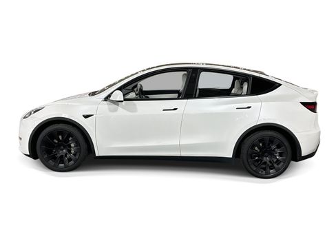 Certified 2021 Tesla Model Y Long Range AWD/4WD image 3