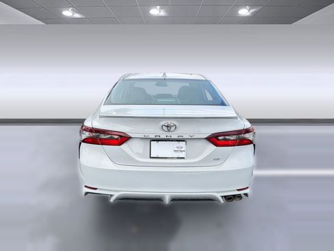 Used 2024 Toyota Camry SE FWD image 10
